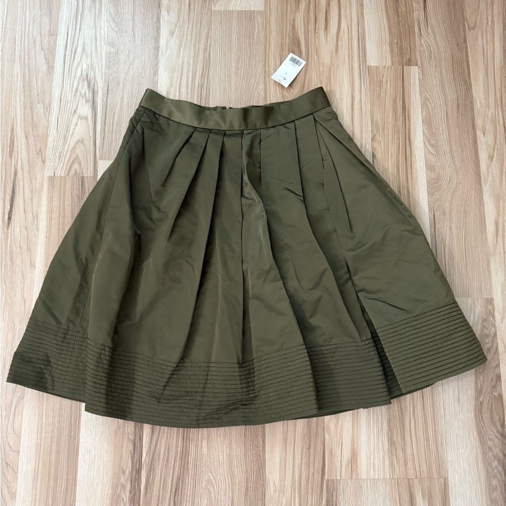 Banana Republic olive green skirt size 4